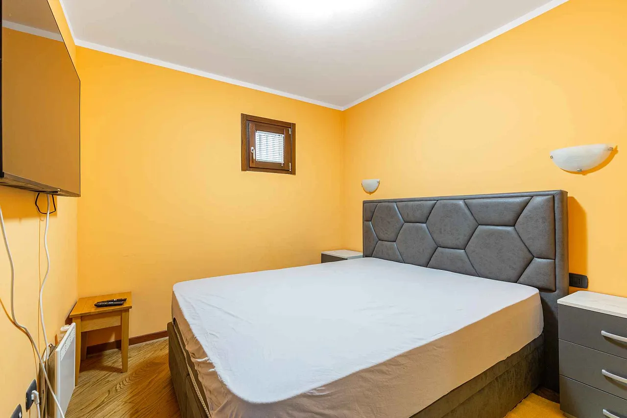 6752 Zwei Wohnungen je 57 m² in Rafailovići, erste Reihe